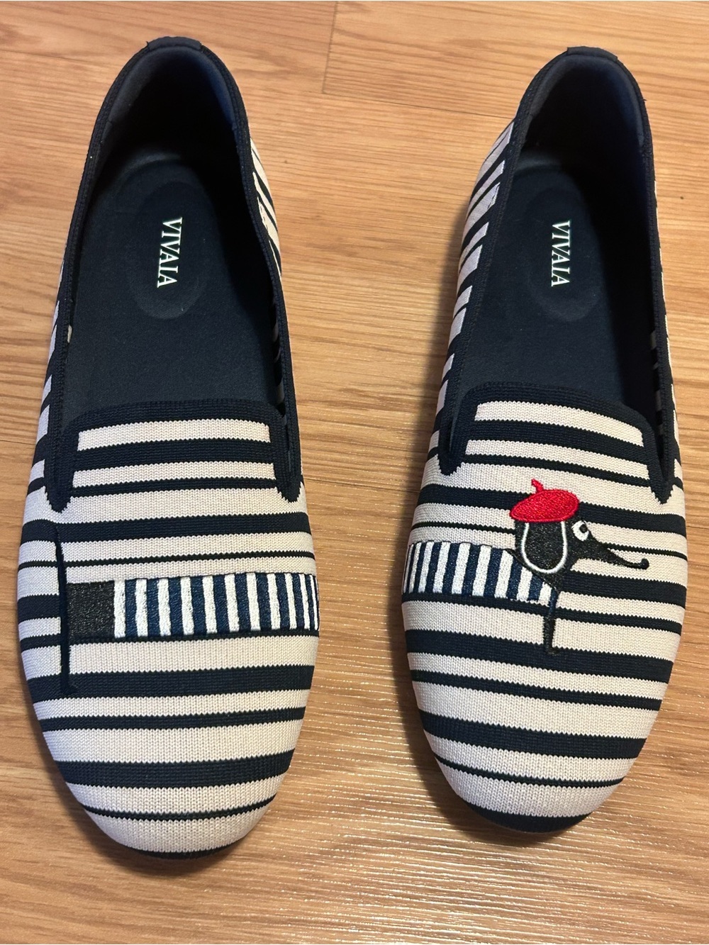 Vivaia navy striped shoe with dog - Picture 4 of 7